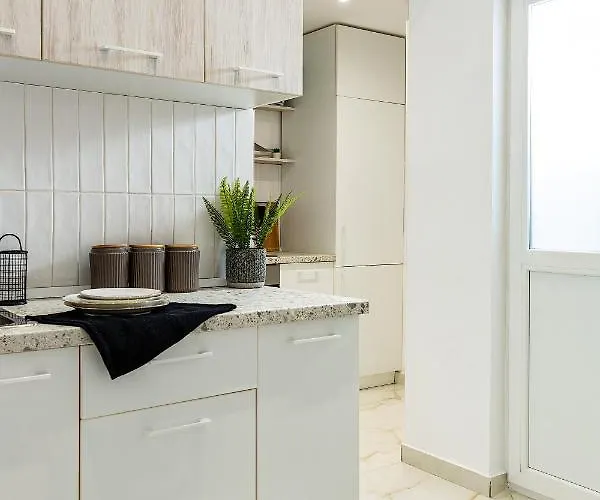 Qult - Dune Apartman Bukarest