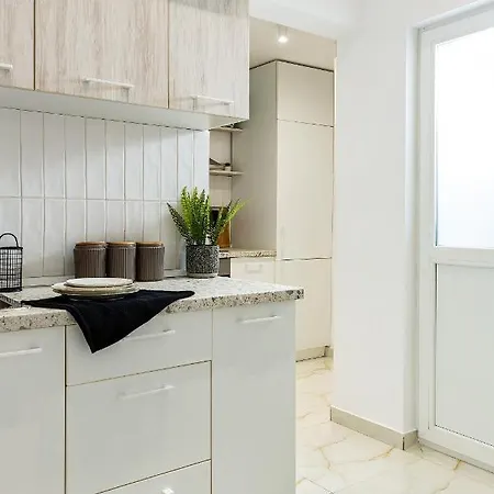 Qult - Dune Apartment Bukarest